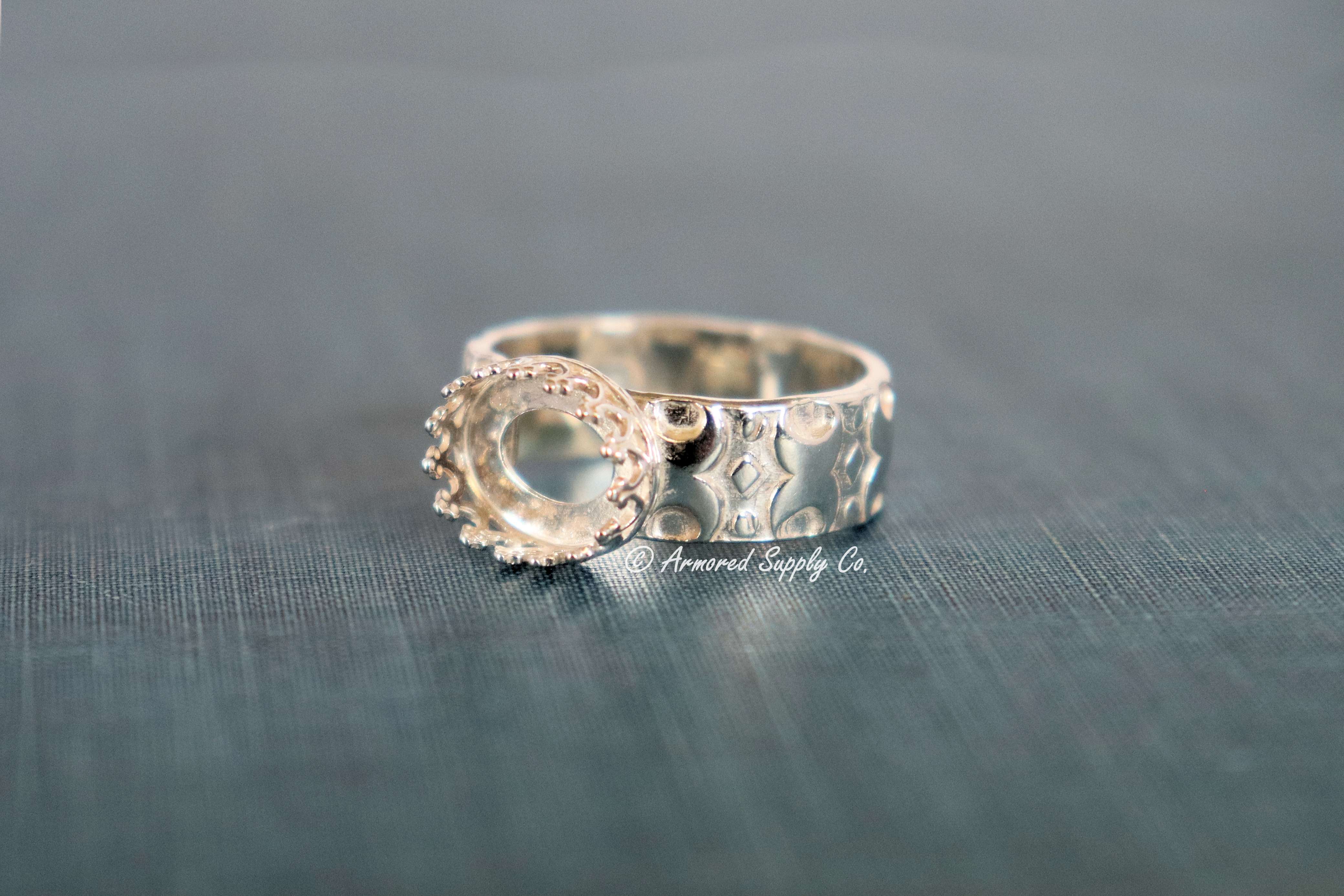 Double Moon Band Crown Oval Bezel Cup Ring blank