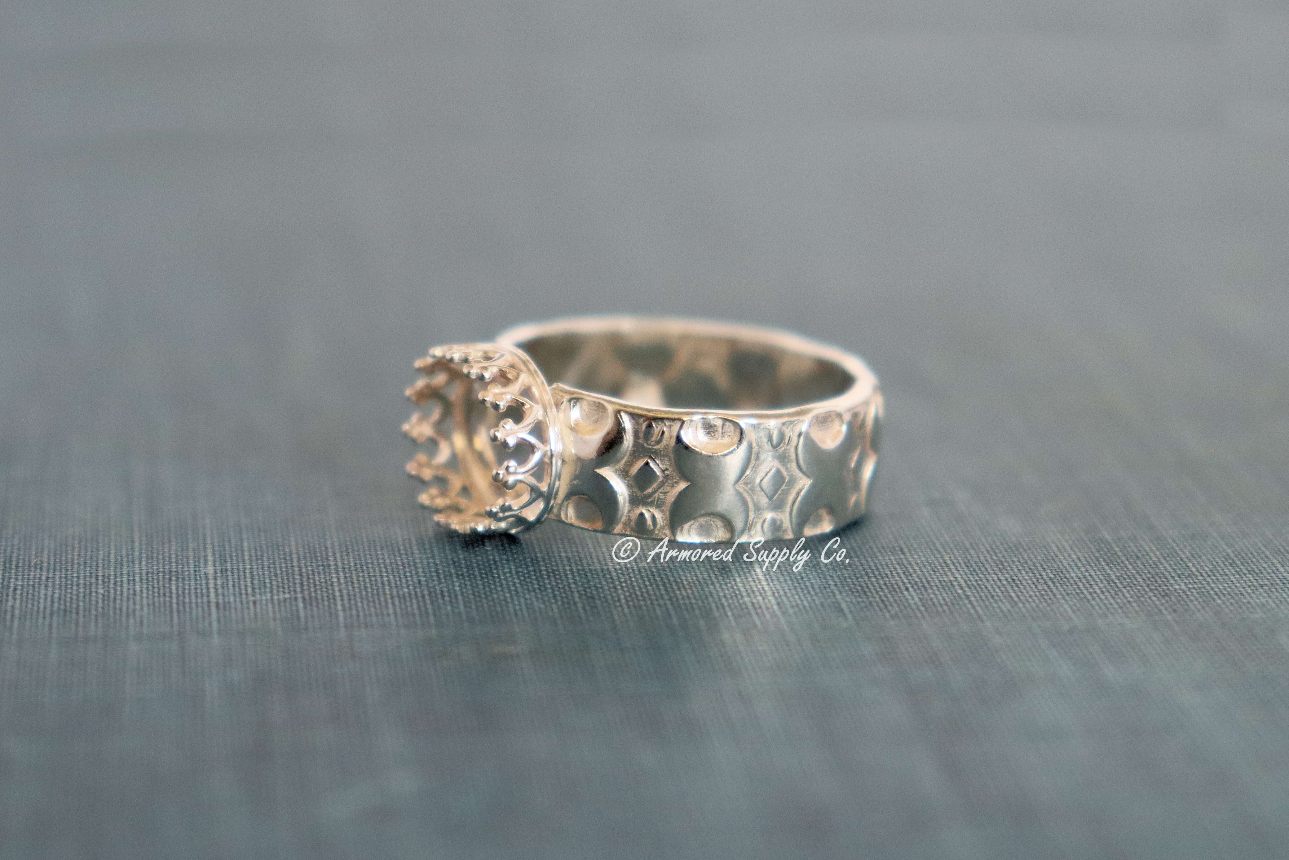 Double Moon Band Crown Oval Bezel Cup Ring blank