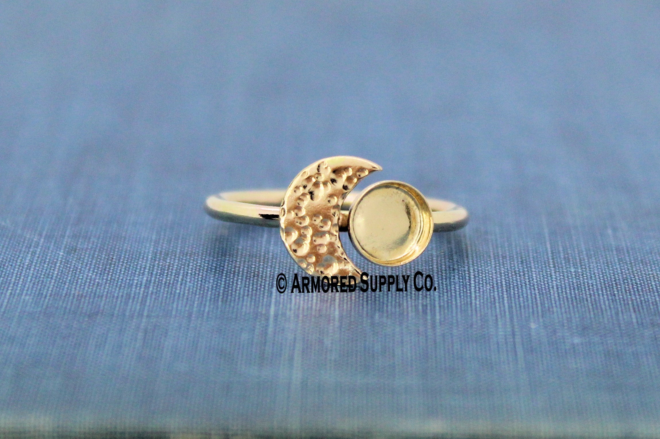 Yellow Gold Cratered Crescent Moon Bezel Cup Ring blank