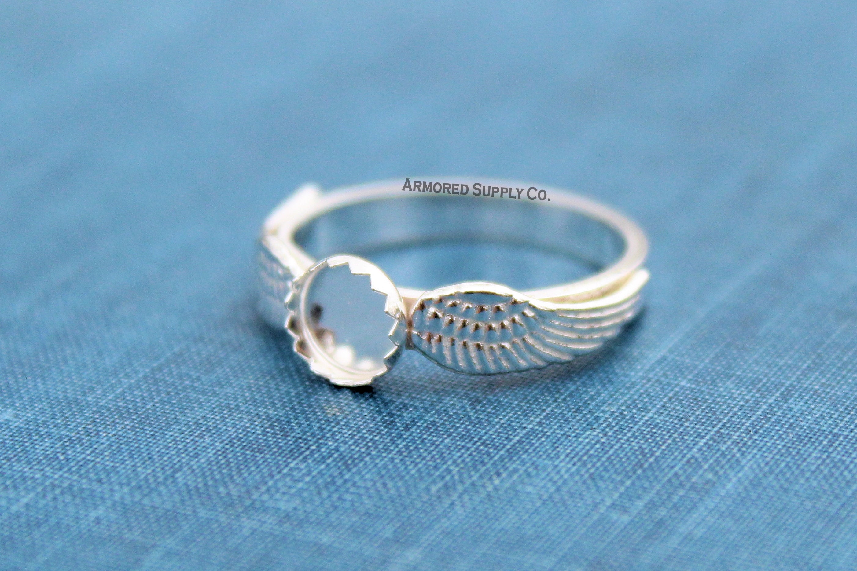 Double Angel Wing Serrated Round Bezel Ring Blank